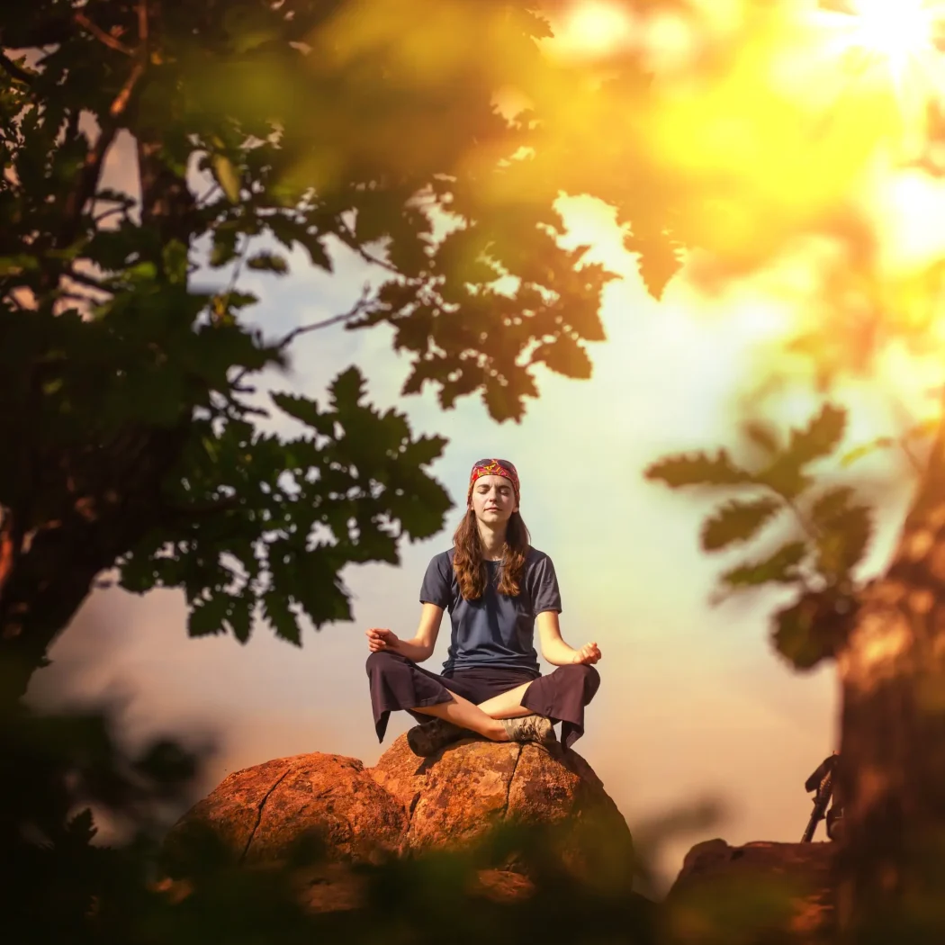 yoga-on-ganga-bay-2025-10-17-00-54-42-utc